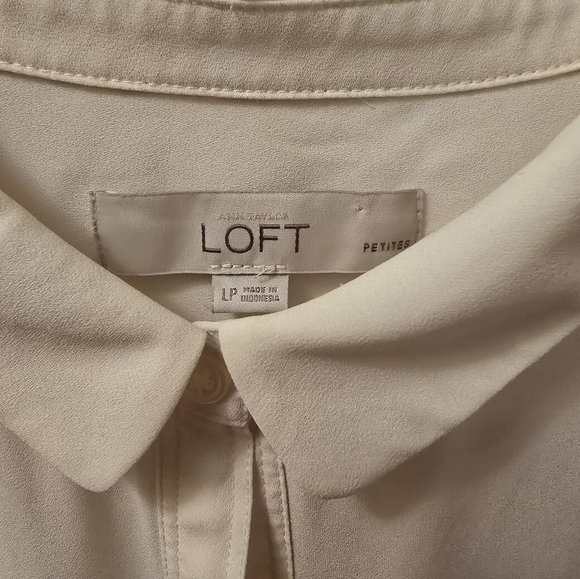 LOFT Classic Cream Blouse LP - Picture 2 of 3